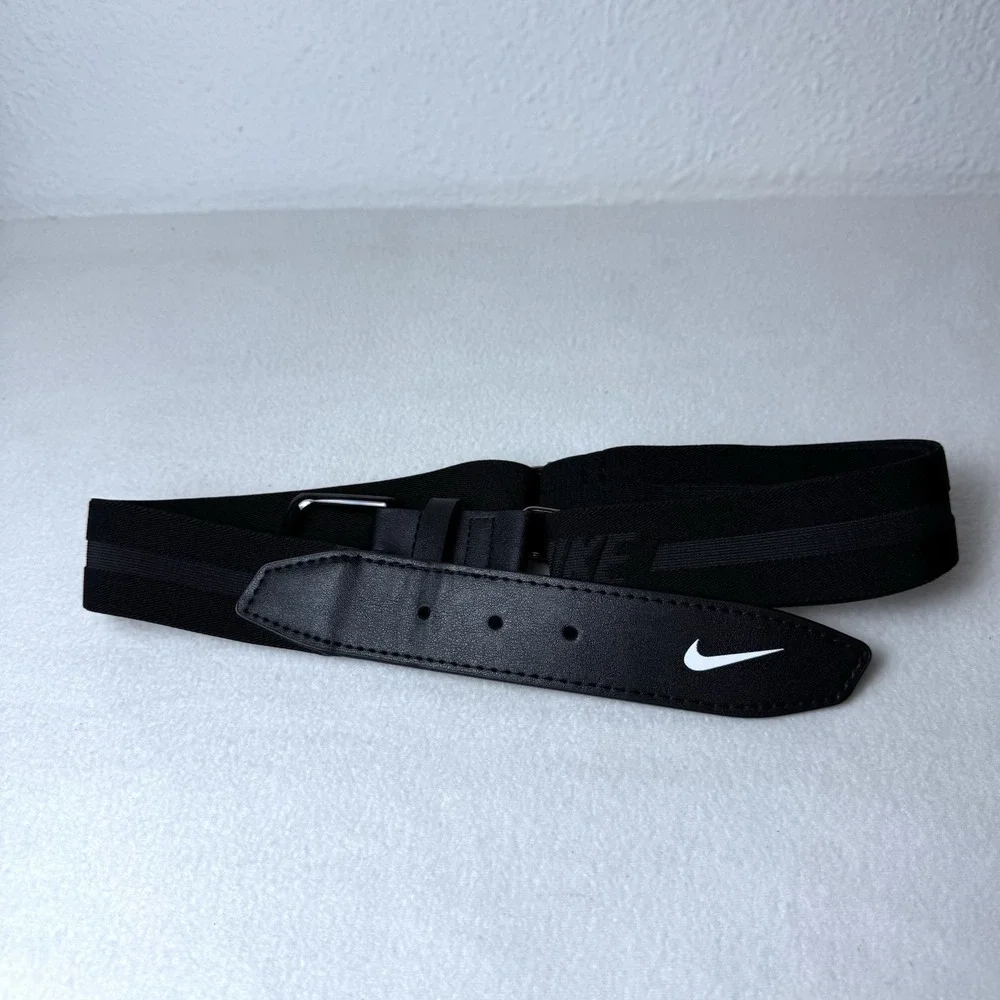 Nike Adjustable Baseball Belt Black One Size Stretch Buckle Athletic Softball